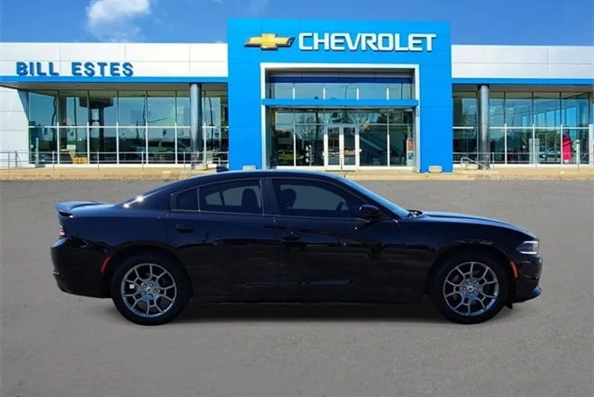 2017 Dodge Charger SXT photo 1