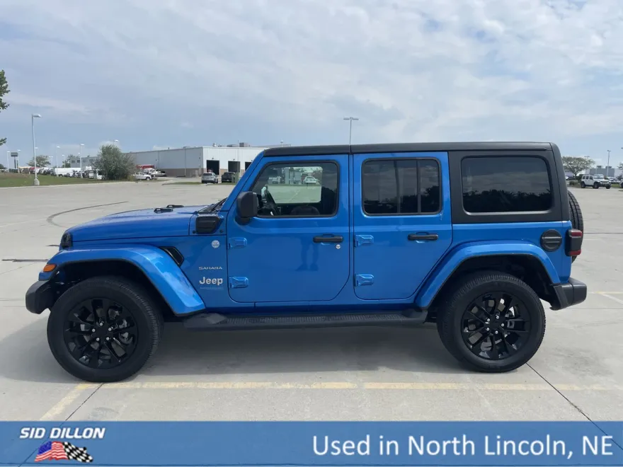 2022 Jeep Wrangler 4xe Unlimited Sahara photo 1