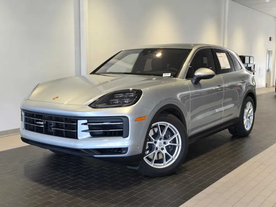 2024 Porsche Cayenne Base photo 1