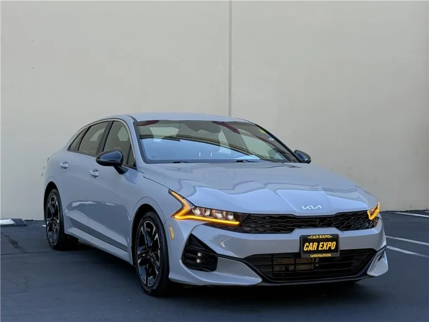 2022 Kia K5 GT-Line photo 1