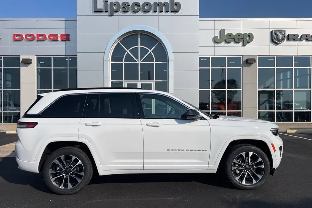 2025 Jeep Grand Cherokee Overland photo 1