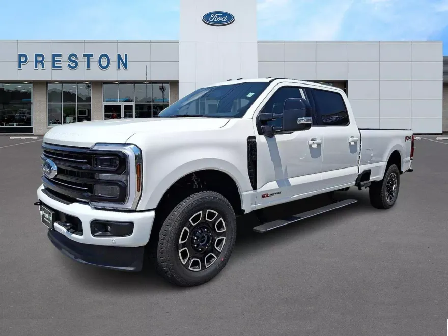 2025 Ford F-350 Platinum photo 1