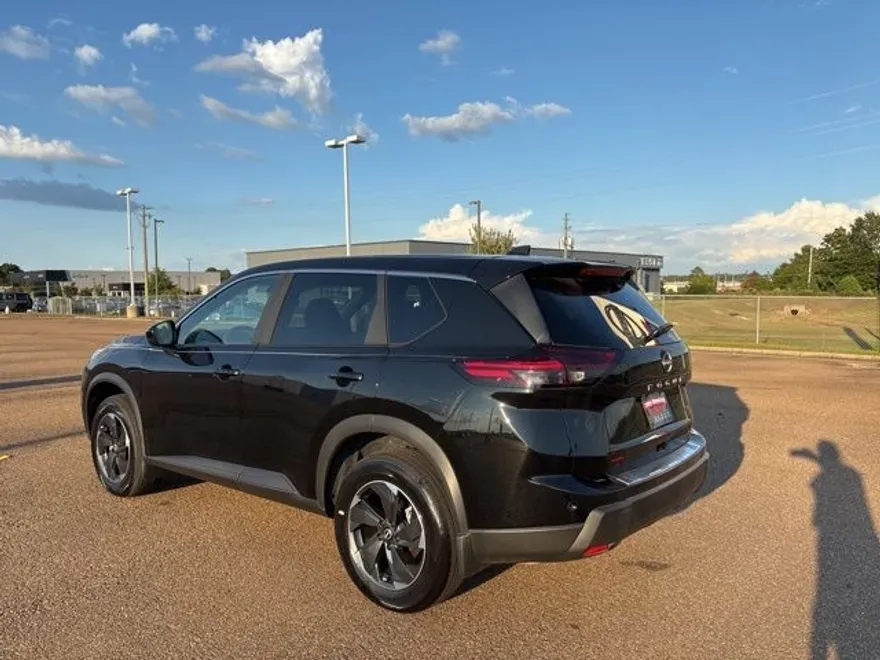 2025 Nissan Rogue SV photo 1