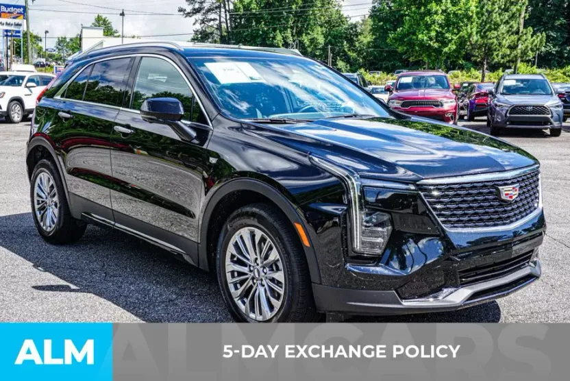 2025 Cadillac XT4 Premium Luxury photo 1