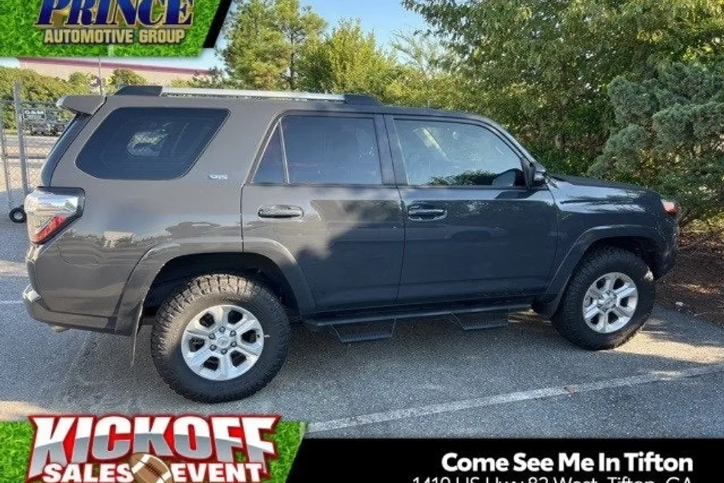 2024 Toyota 4Runner SR5 Premium photo 1