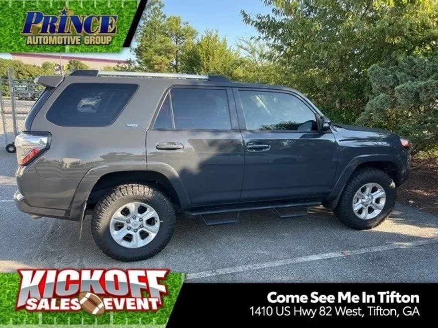 2024 Toyota 4Runner SR5 Premium photo 1