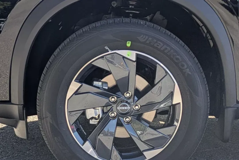 2026 Nissan Rogue SV photo 1