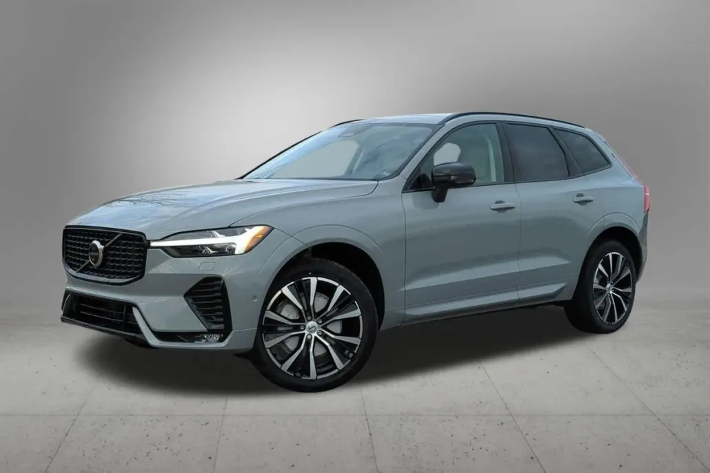 2025 Volvo XC60 Plus B5 photo 1