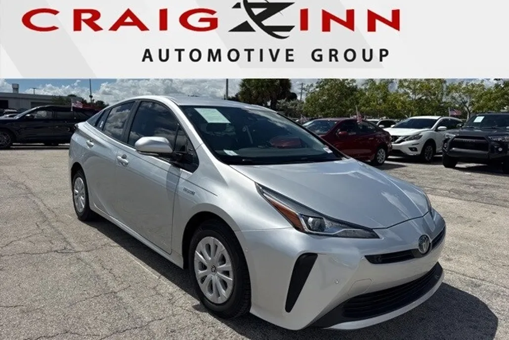 2020 Toyota Prius XLE photo 1