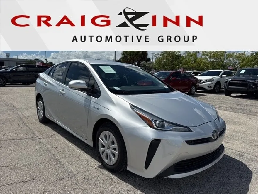 2020 Toyota Prius XLE photo 1