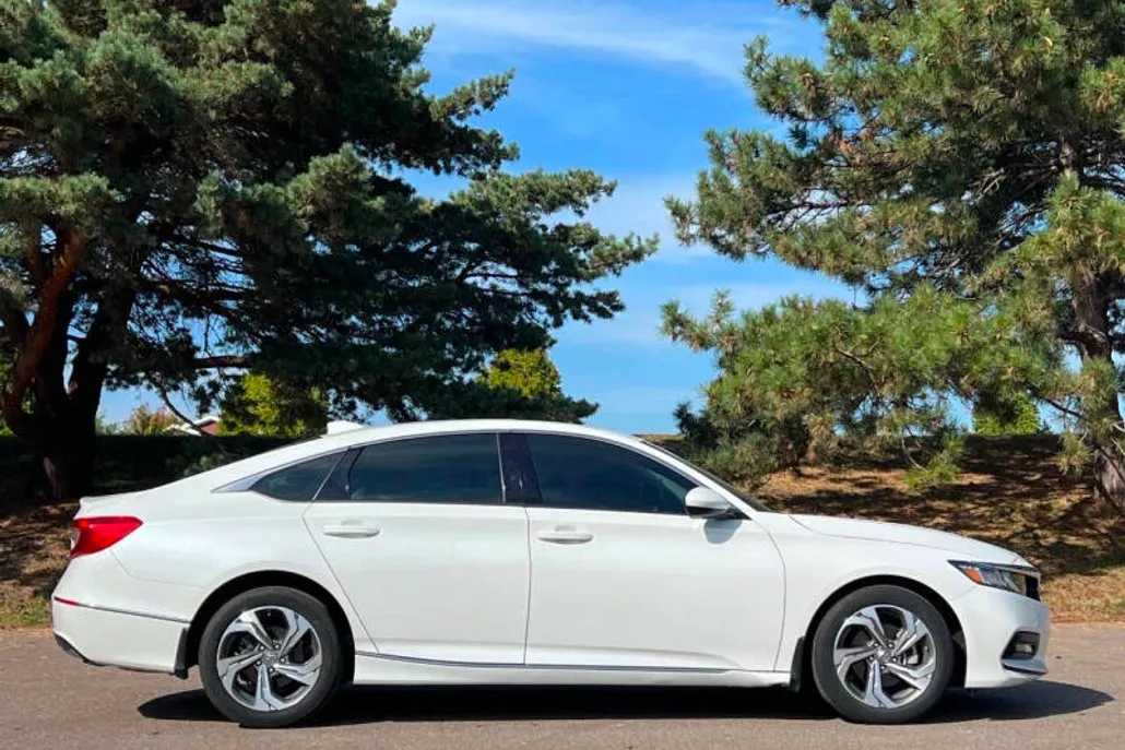 2019 Honda Accord EX photo 1