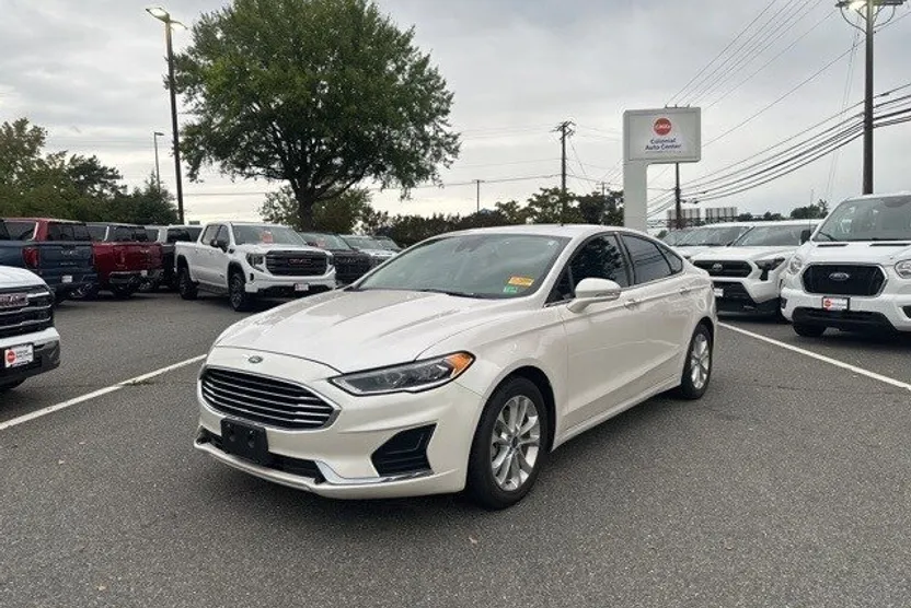 2018 Ford Fusion Hybrid SEL photo 1