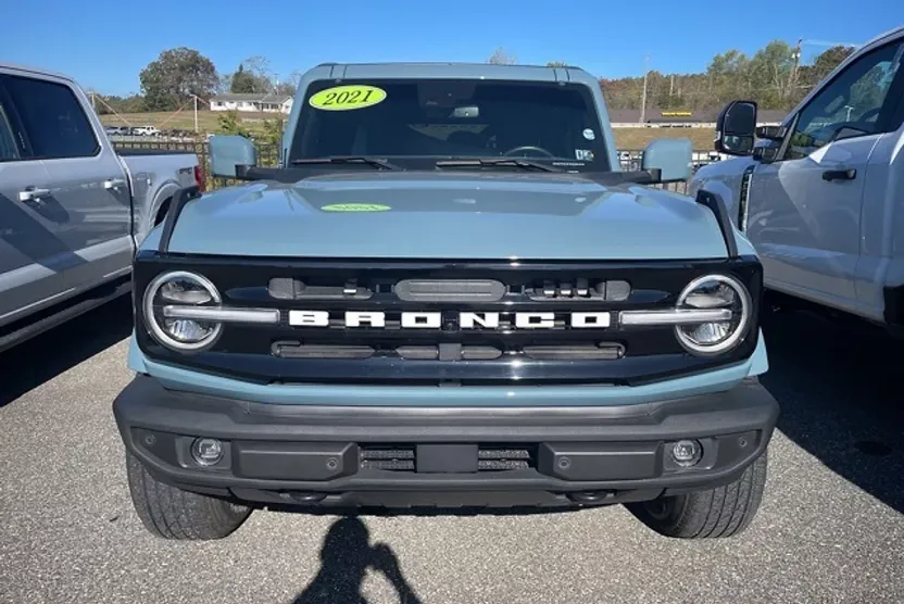 2021 Ford Bronco Outer Banks photo 1