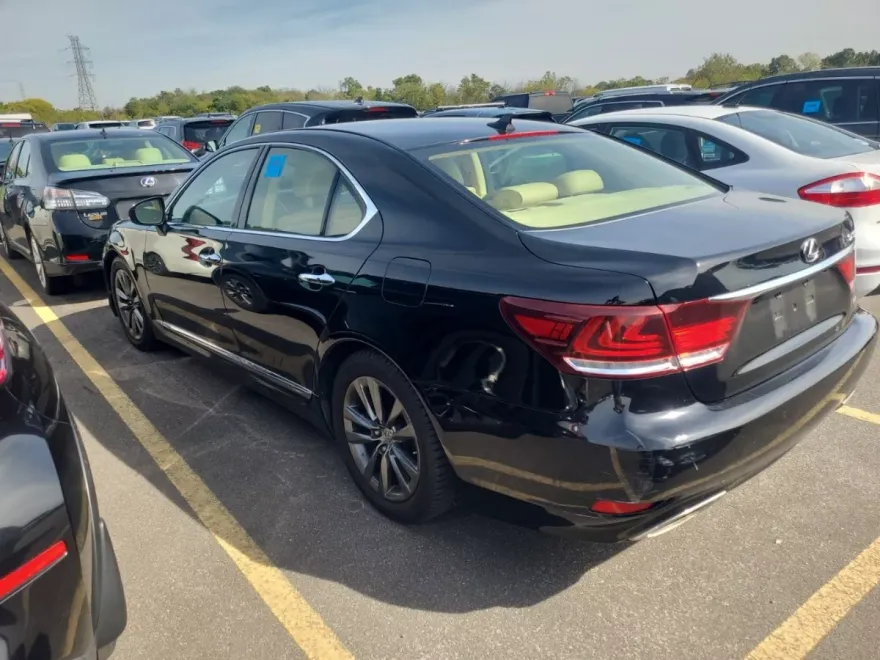 2013 Lexus LS 460 L photo 1