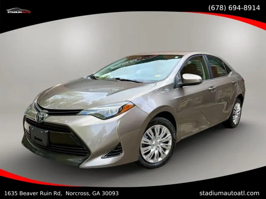2019 Toyota Corolla LE photo 1