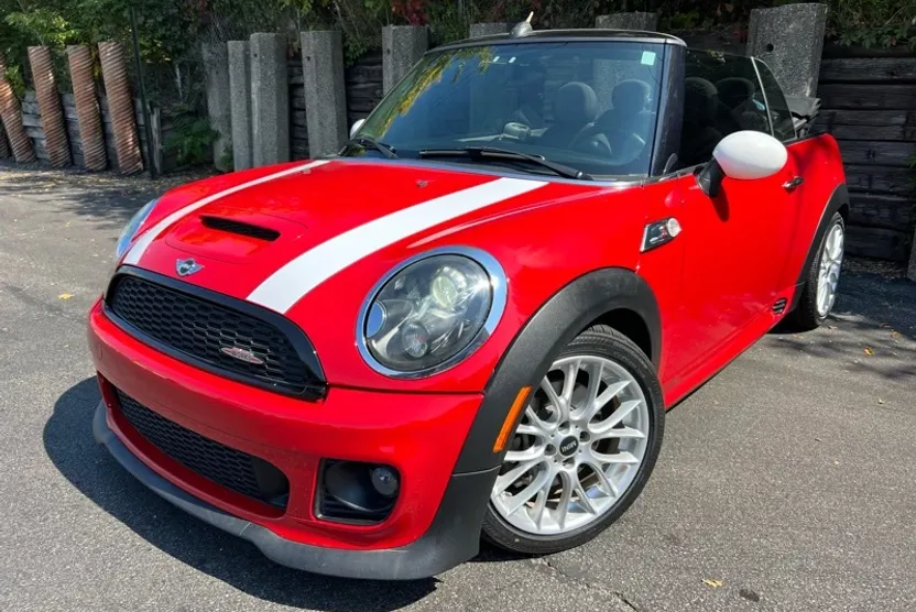 2013 Mini Cooper S Convertible photo 1