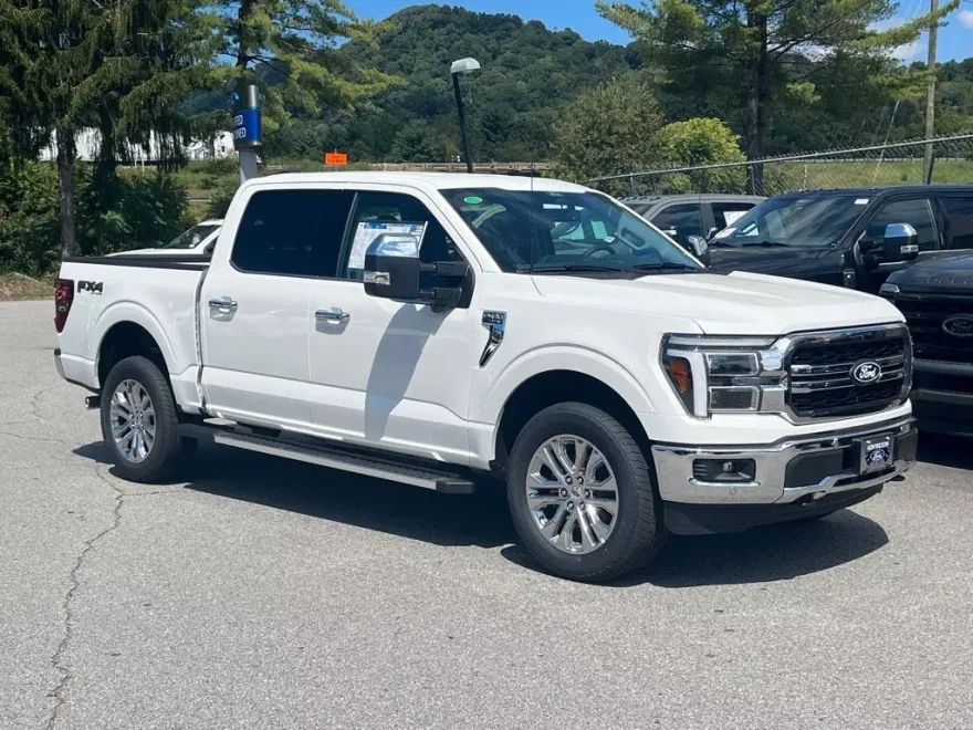 2025 Ford F-150 Lariat photo 1