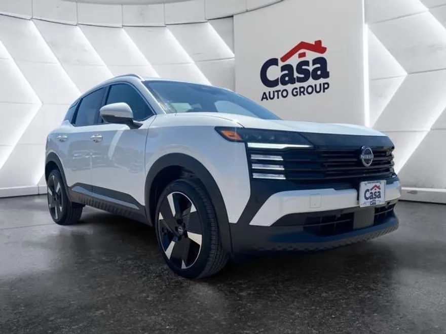 2025 Nissan Kicks SR photo 1