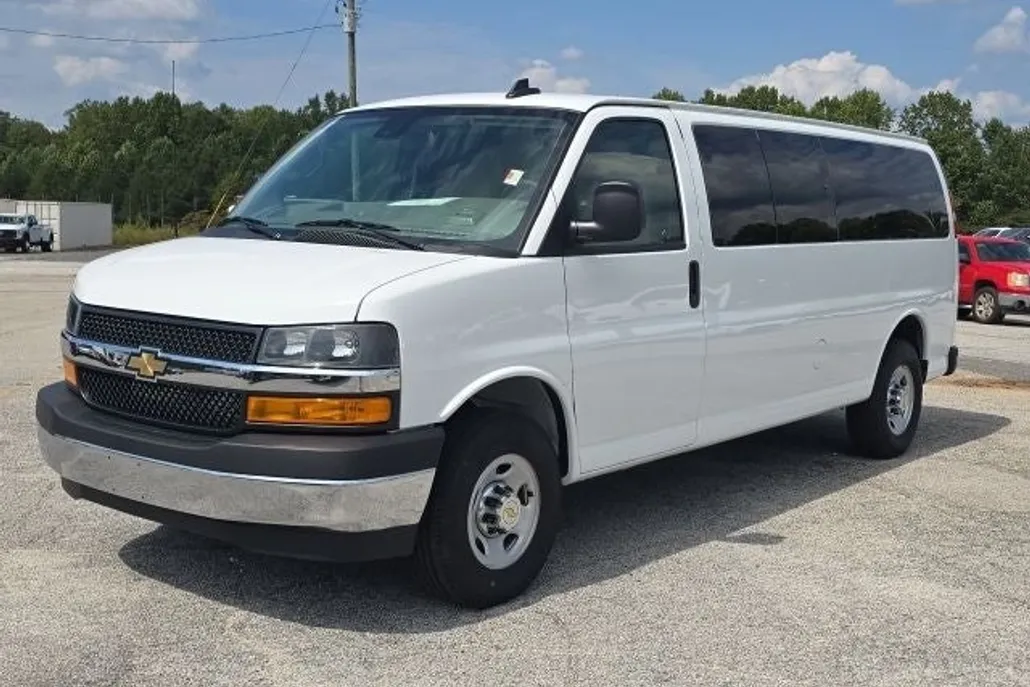 2024 Chevrolet Express 3500 LT Passenger photo 1