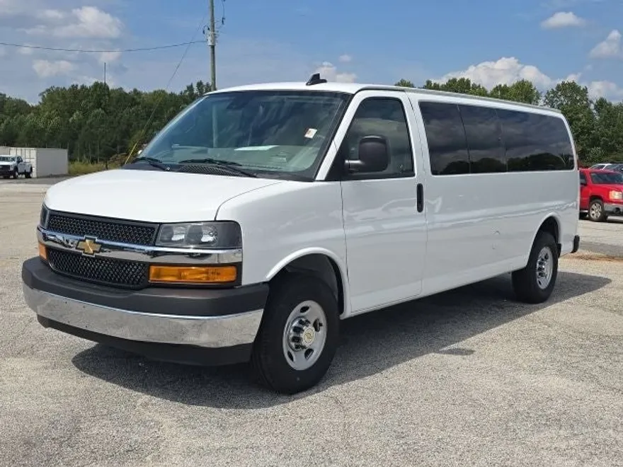 2024 Chevrolet Express 3500 LT Passenger photo 1