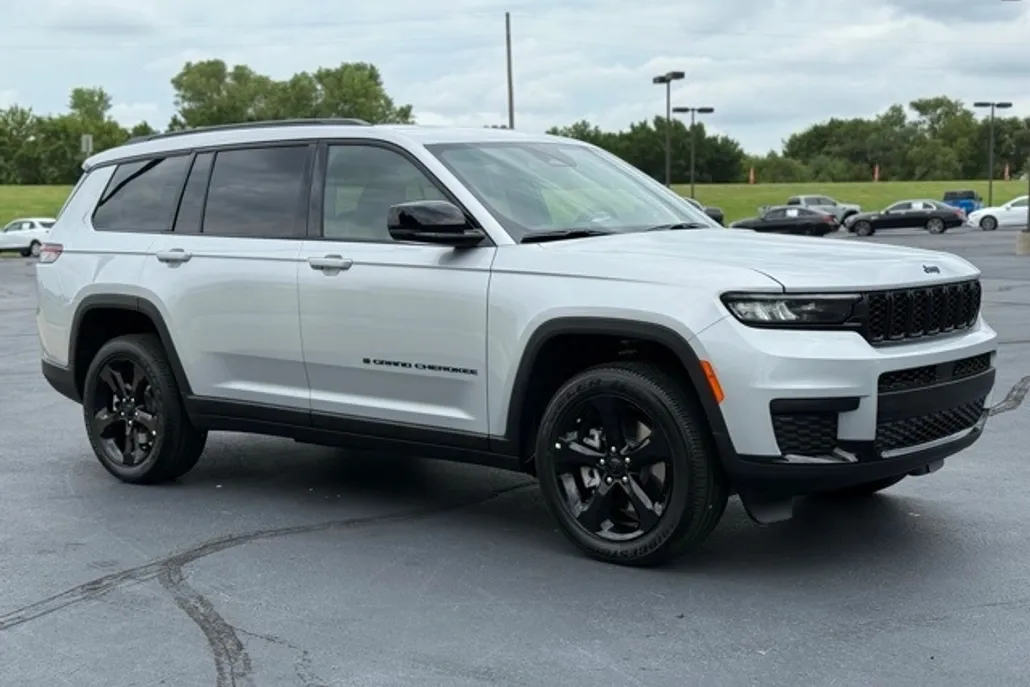 2025 Jeep Grand Cherokee Altitude X photo 1