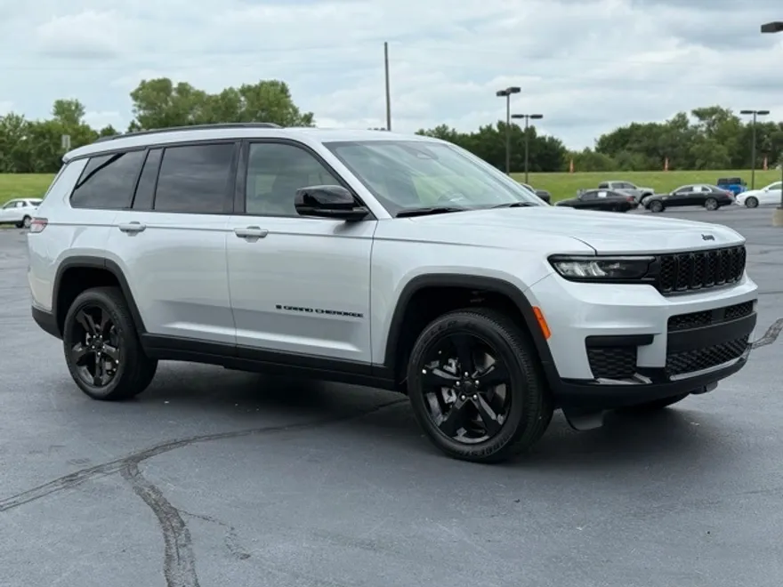 2025 Jeep Grand Cherokee Altitude X photo 1