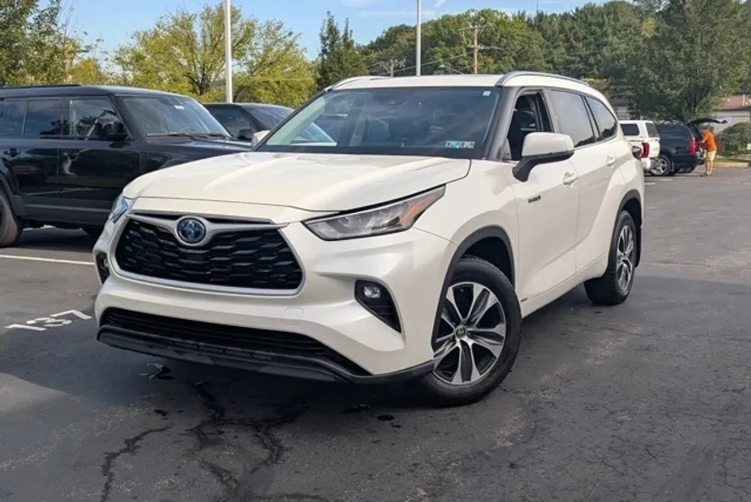 2020 Toyota Highlander Hybrid XLE photo 1