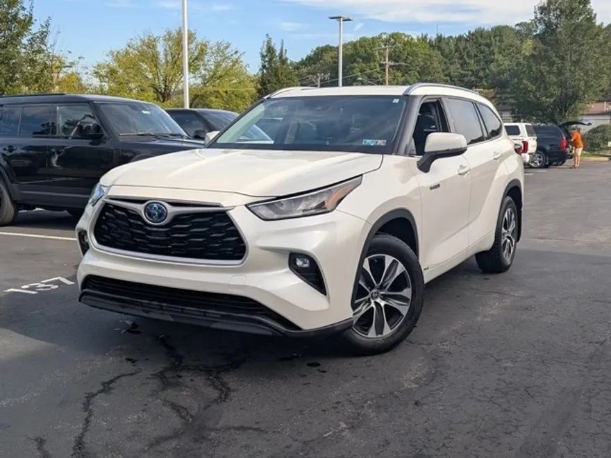 2020 Toyota Highlander Hybrid XLE photo 1