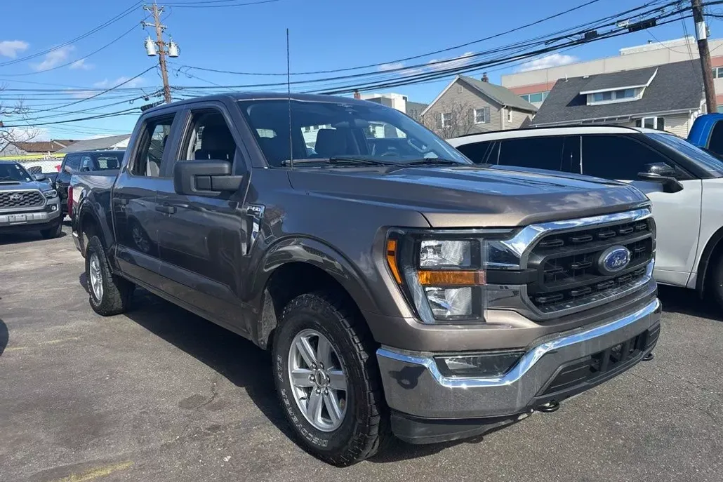 2023 Ford F-150 XLT photo 1