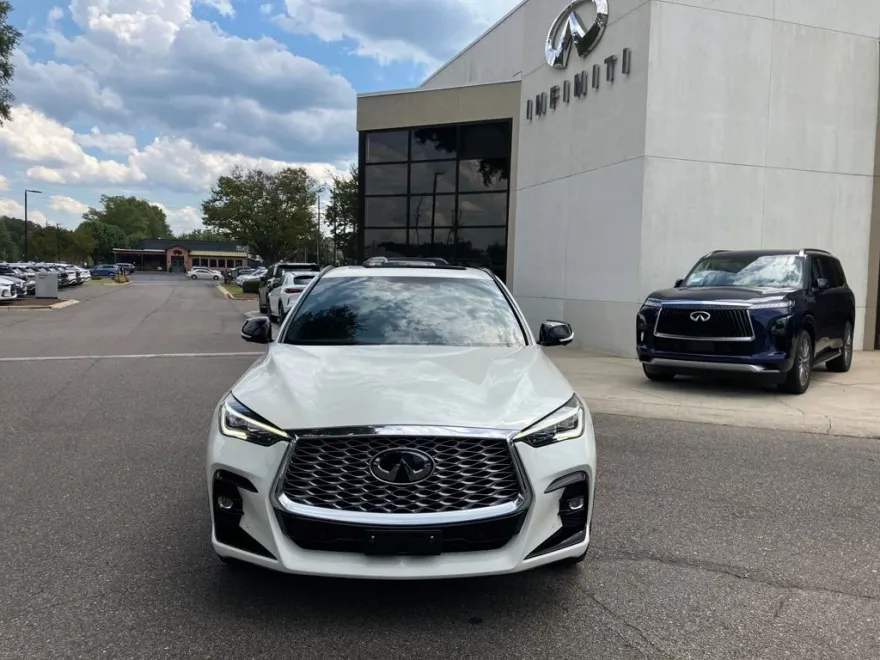 2022 Infiniti QX55 Essential photo 1