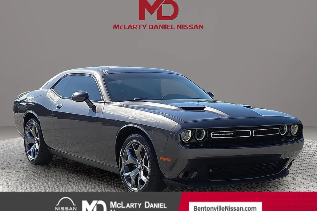 2015 Dodge Challenger SXT Plus photo 1