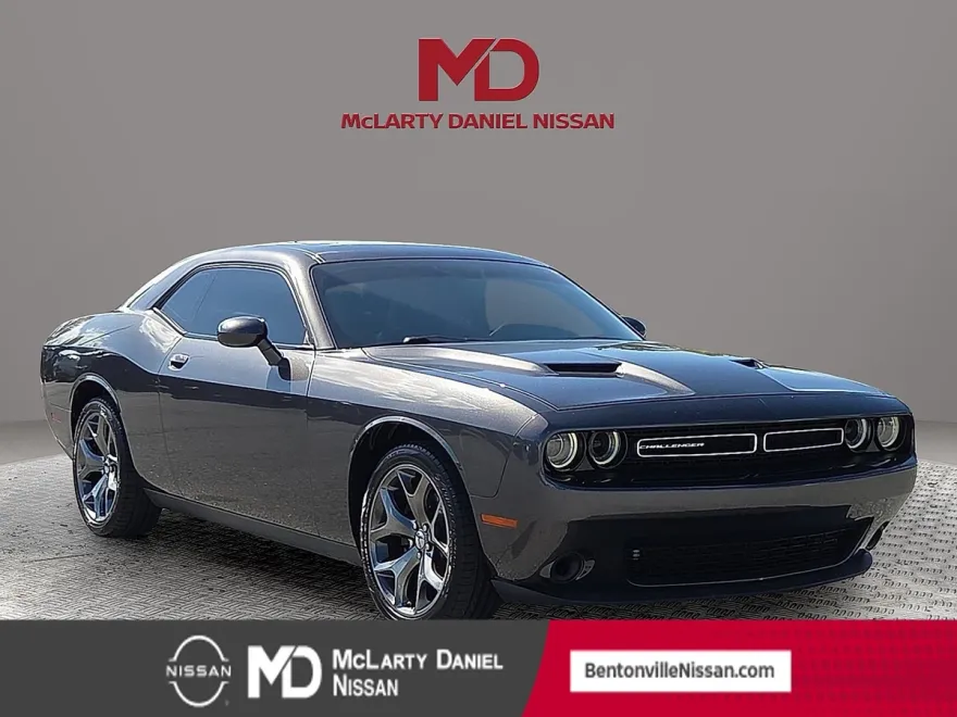 2015 Dodge Challenger SXT Plus photo 1