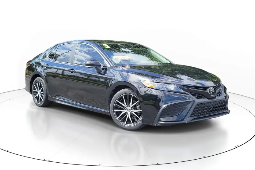 2023 Toyota Camry SE photo 1
