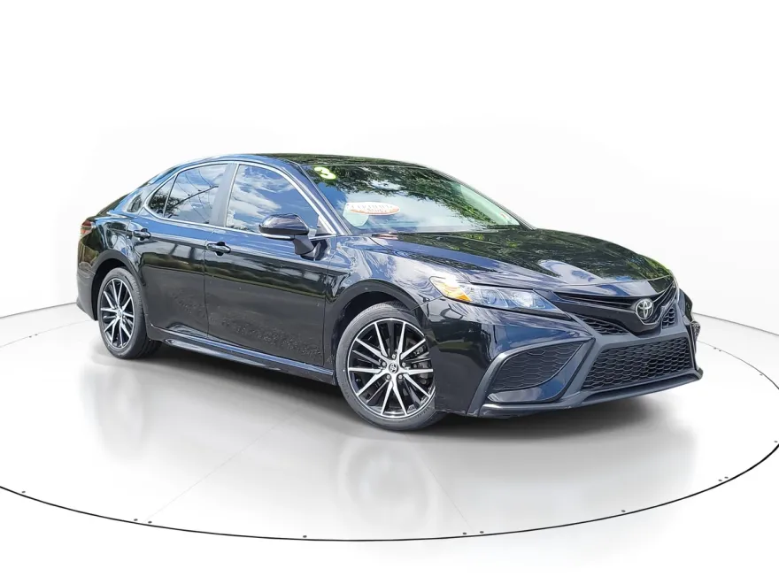 2023 Toyota Camry SE photo 1
