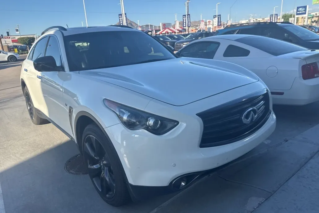 2015 Infiniti QX70 Base photo 1