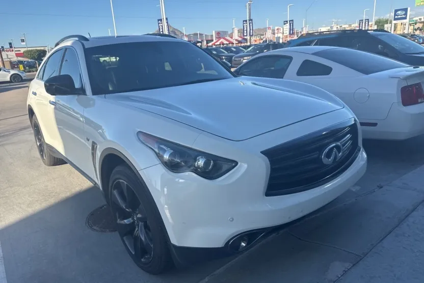2015 Infiniti QX70 Base photo 1