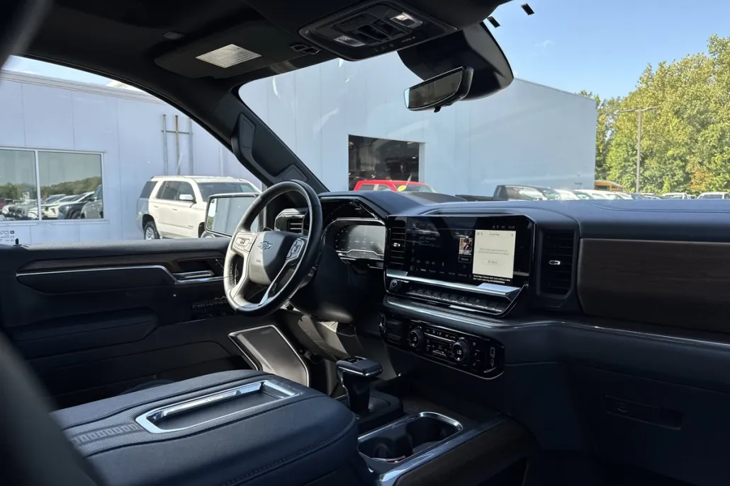 2022 Chevrolet Silverado 1500 High Country photo 1