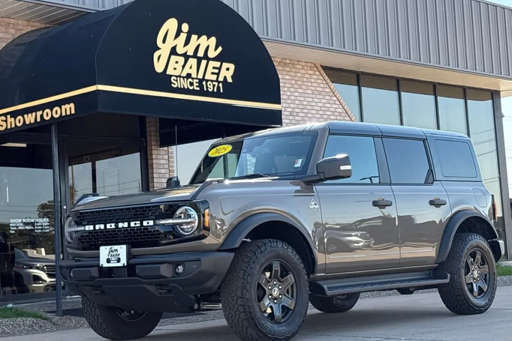 2025 Ford Bronco Outer Banks photo 1