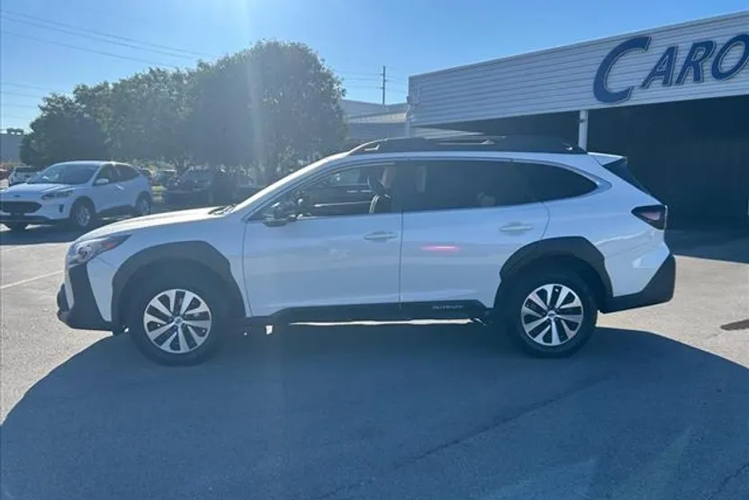 2023 Subaru Outback Premium photo 1
