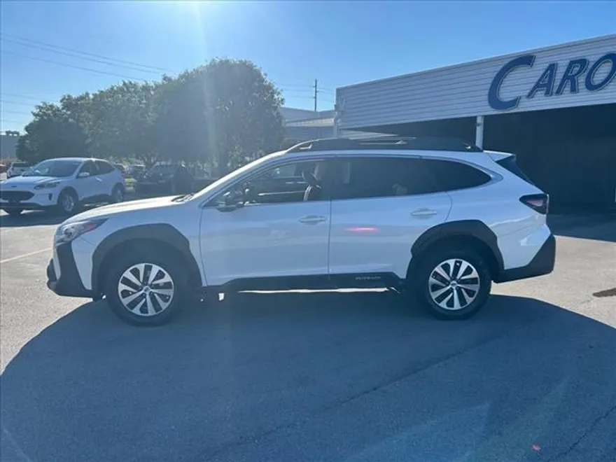 2023 Subaru Outback Premium photo 1
