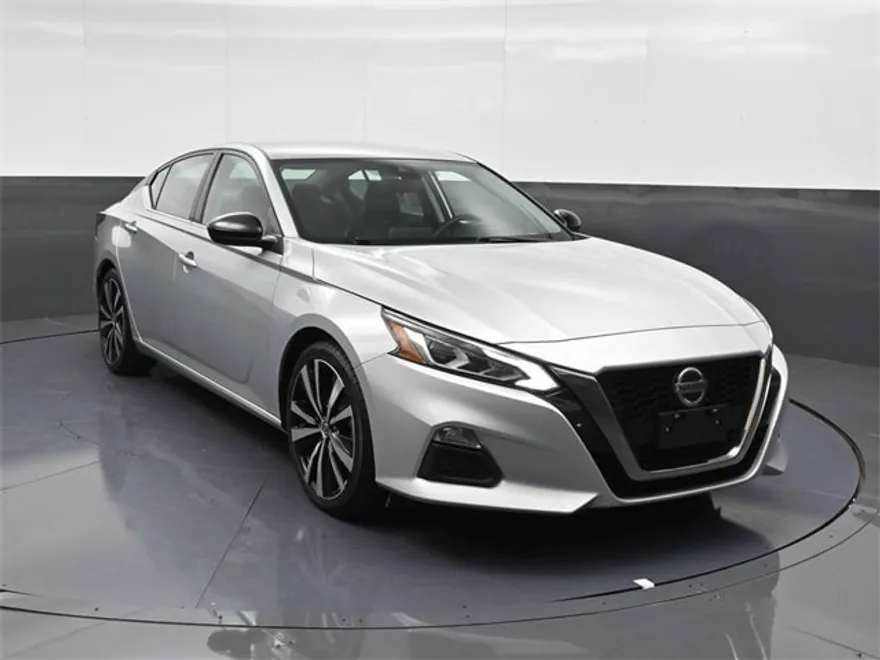 2022 Nissan Altima 2.5 SR photo 1
