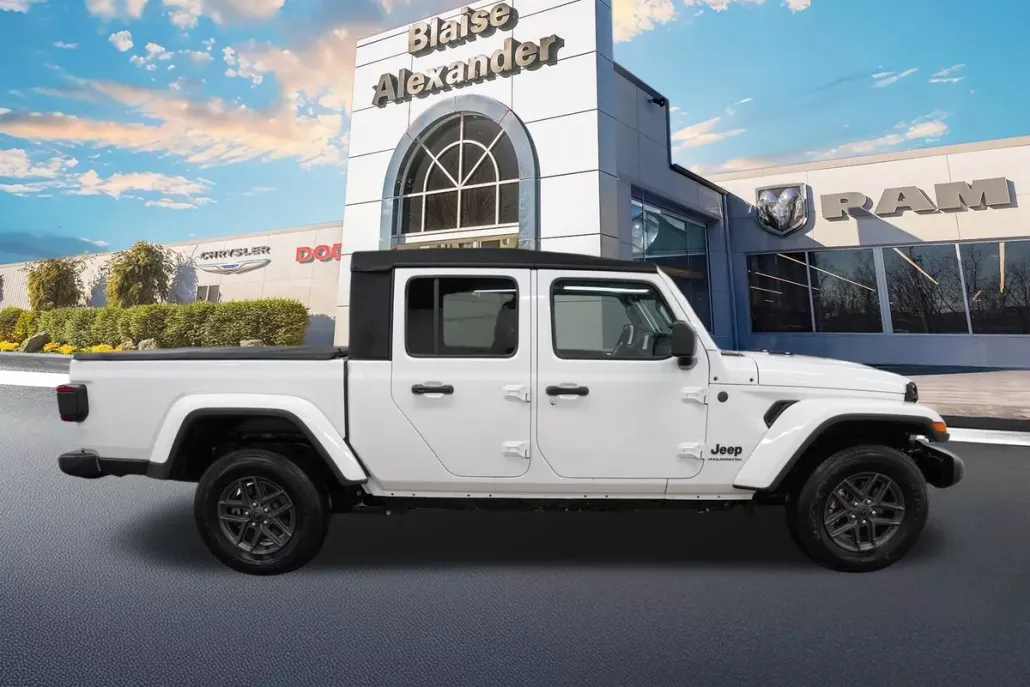 2024 Jeep Gladiator Sport S photo 1