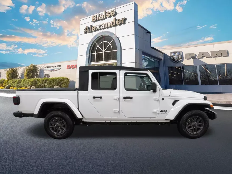 2024 Jeep Gladiator Sport S photo 1