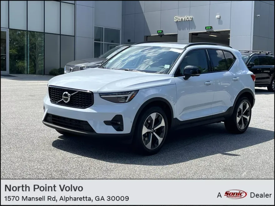 2026 Volvo XC40 Plus photo 1