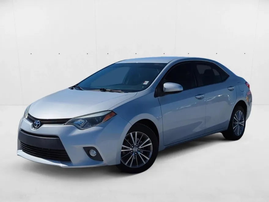 2014 Toyota Corolla LE Plus photo 1