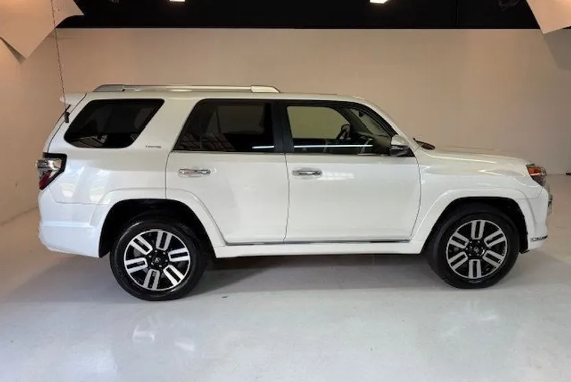 2018 Toyota 4Runner Limited 4WD photo 1