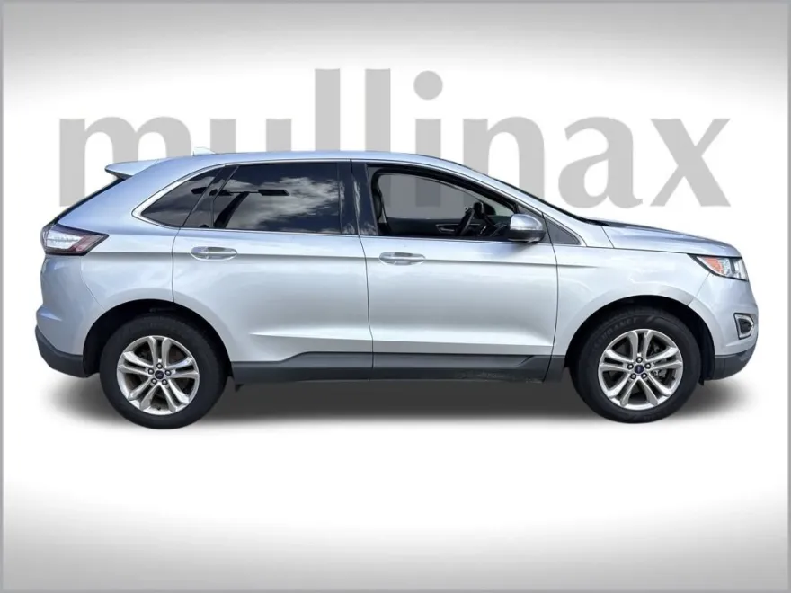 2015 Ford Edge Titanium photo 1
