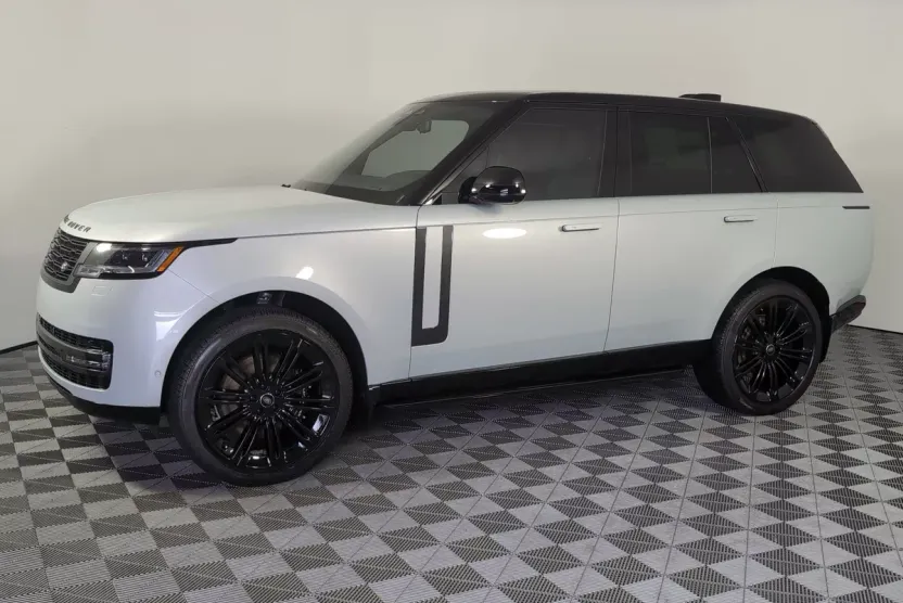 2025 Land Rover Range Rover SE photo 1