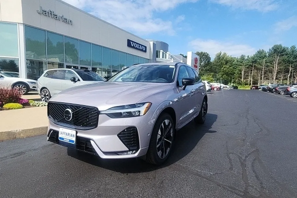 2026 Volvo XC60 B5 Plus photo 1