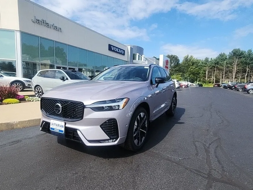 2026 Volvo XC60 B5 Plus photo 1